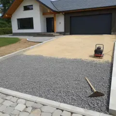 Idealny grys na podjazd? Porównaj typy, frakcje i koszty!