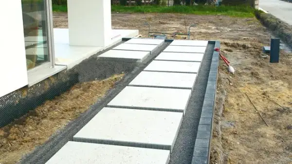 Jakie kruszywo pod kostkę? Zbuduj trwały podjazd i ścieżki!