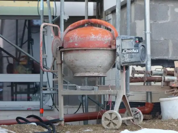 Beton B20: Ile cementu na 1m³? Dokładny przepis i sekrety trwałości
